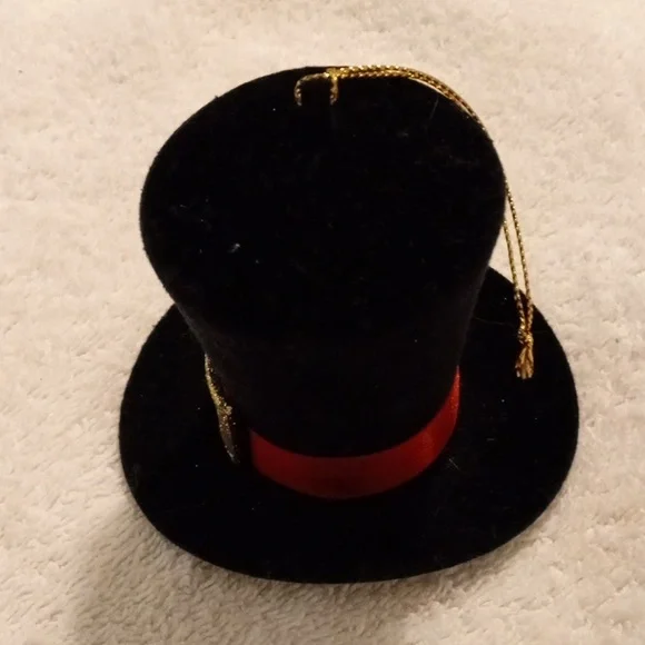 Black Top Hat with Red Band and Gold Buckle Ornament - Picture 3 of 6